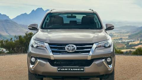 Аренда авто Toyota Fortuner - preview #3